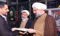 تجلیل از خانواده شهدا باحضور دبیر ستاد احیای امر به معروف کشور در گلزار شهدای کرمان