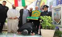 حضور کاروان زیر سایه خورشید با حضور خدام آستان قدس رضوی بر مزار سردار دل‌ها
