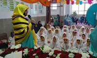 کودکان زبان هنر و نمایش و شعر و بازی را بهتر درک می‌کنند و می‌پذیرند.